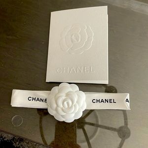 Chanel gift set ( ribbon + carnelia flower + recipe or card holder)